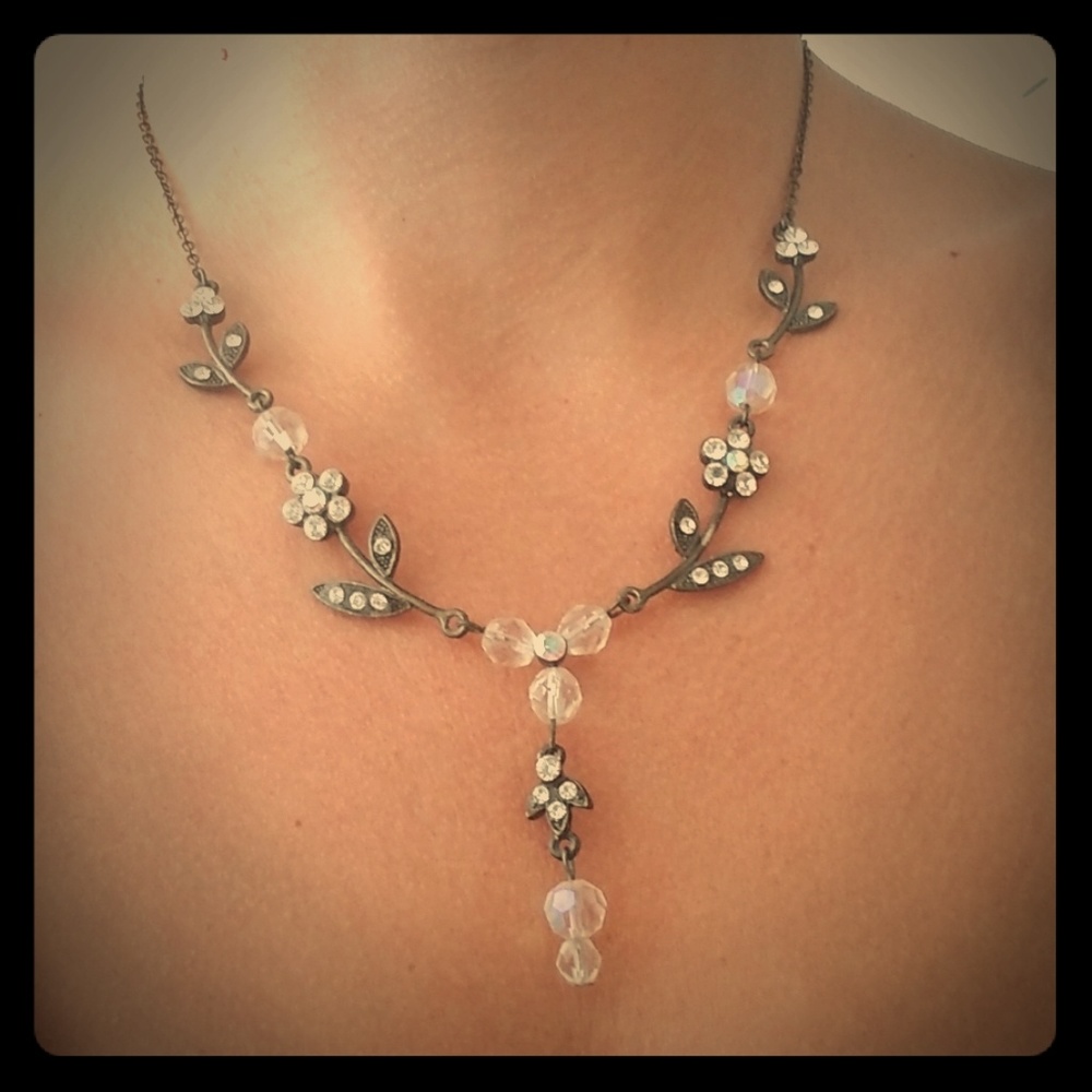 Beautiful necklace and earring set